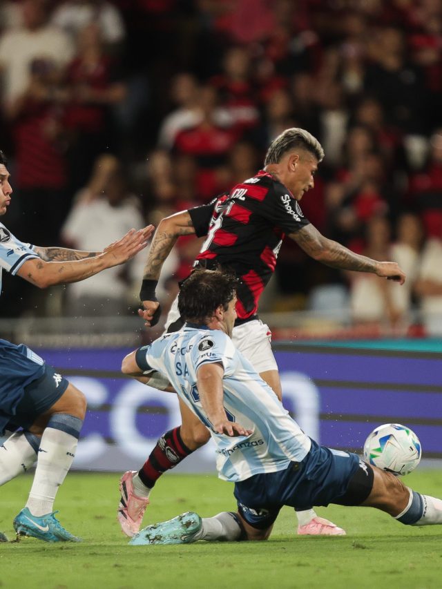 FLAMENGO SUPERA RETRANCA DO RACING, VENCE NO MARACANÃ E ABRE VANTAGEM NA SEMIFINAL DA LIBERTADORES
